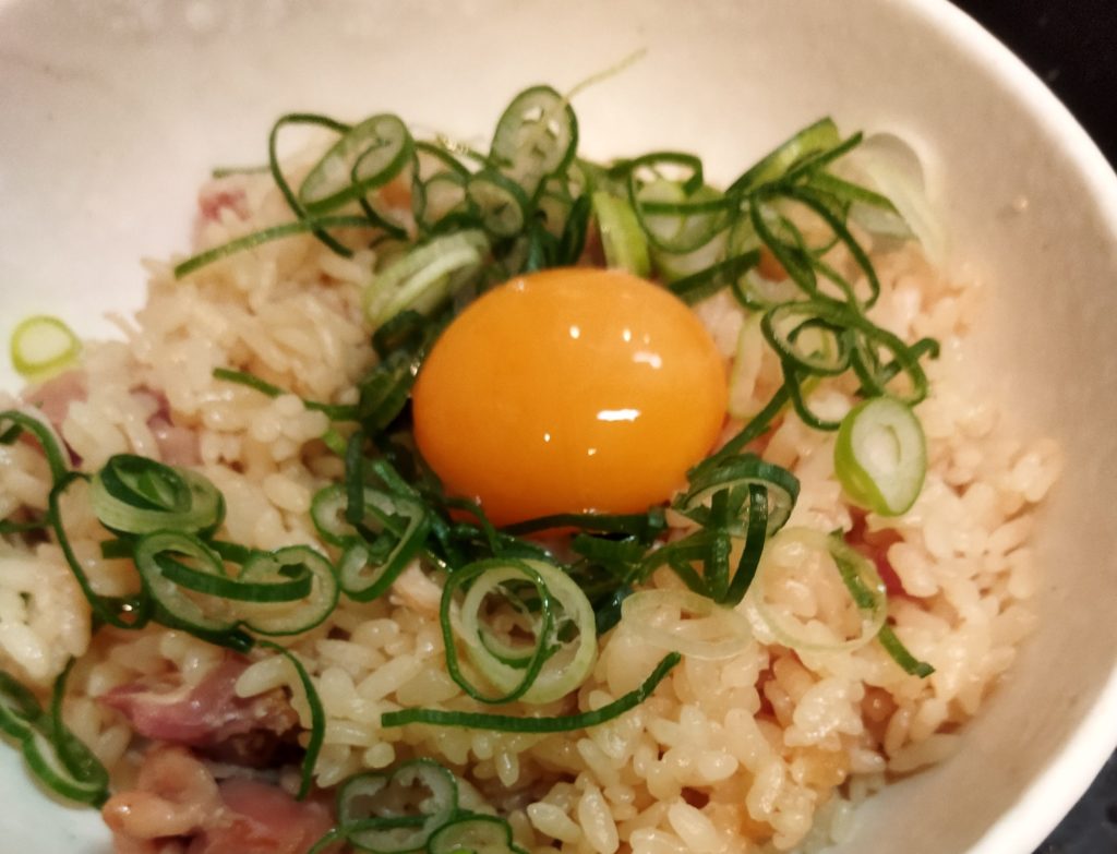 ねこアジト特製　鶏めし